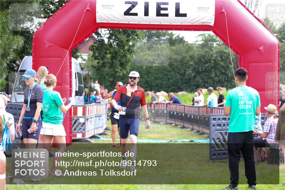 21.06.2026 - 29. Vierlanden-Triathlon Andreas Tolksdorf http://msf.ph/oto/9914793 21.06.2026 11:29:23 Ziel 427, 432, 623 meine-sportfotos.de