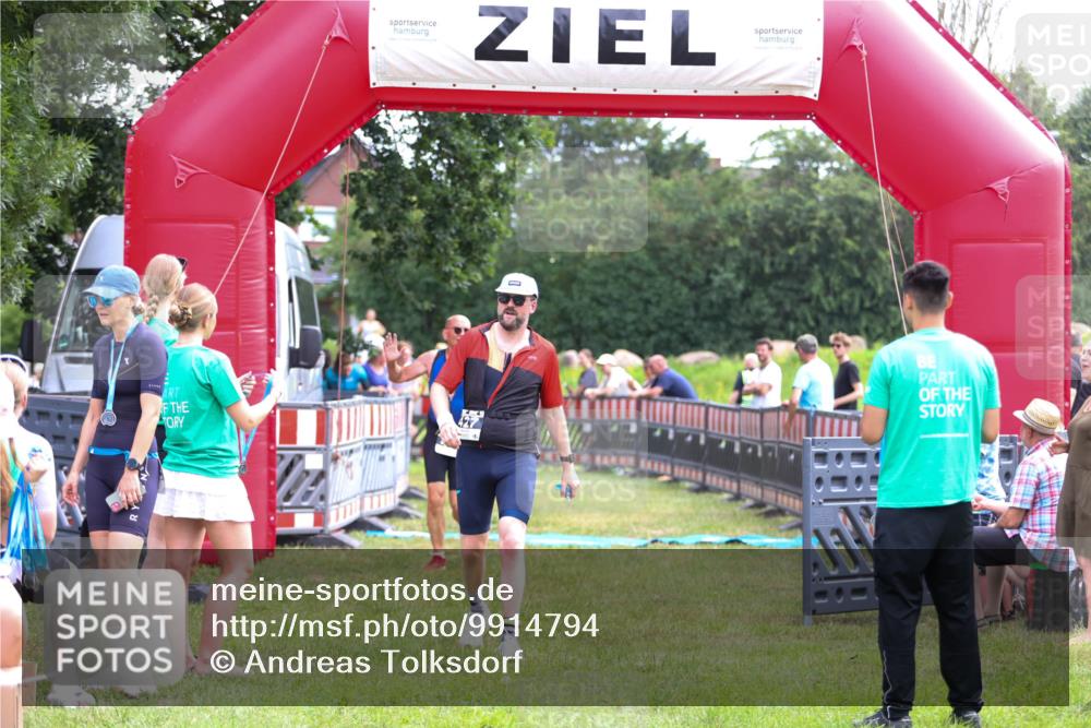 21.06.2026 - 29. Vierlanden-Triathlon Andreas Tolksdorf http://msf.ph/oto/9914794 21.06.2026 11:29:23 Ziel 427, 432, 623 meine-sportfotos.de