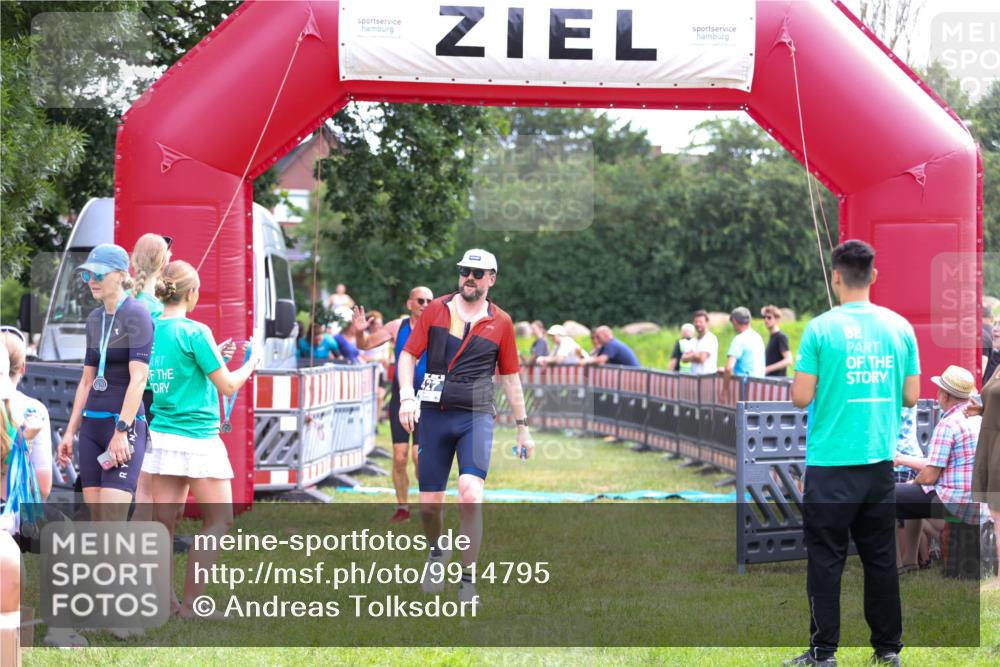 21.06.2026 - 29. Vierlanden-Triathlon Andreas Tolksdorf http://msf.ph/oto/9914795 21.06.2026 11:29:23 Ziel 427, 432, 623 meine-sportfotos.de