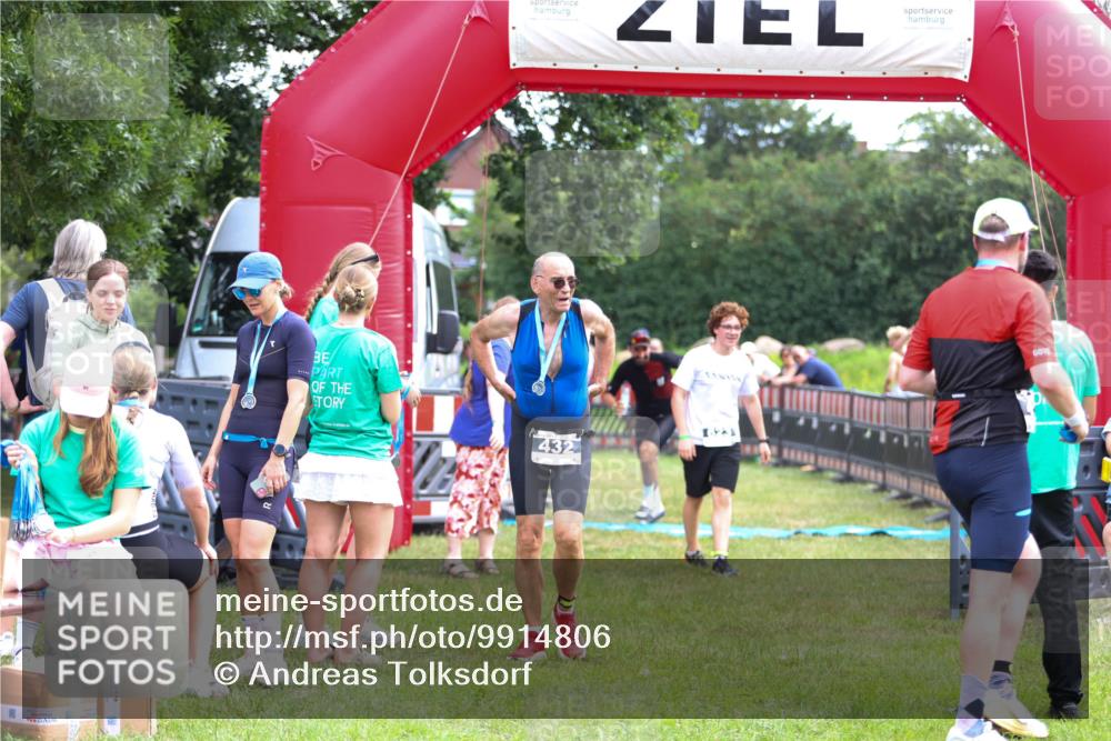 21.06.2026 - 29. Vierlanden-Triathlon Andreas Tolksdorf http://msf.ph/oto/9914806 21.06.2026 11:29:30 Ziel 81, 623 meine-sportfotos.de