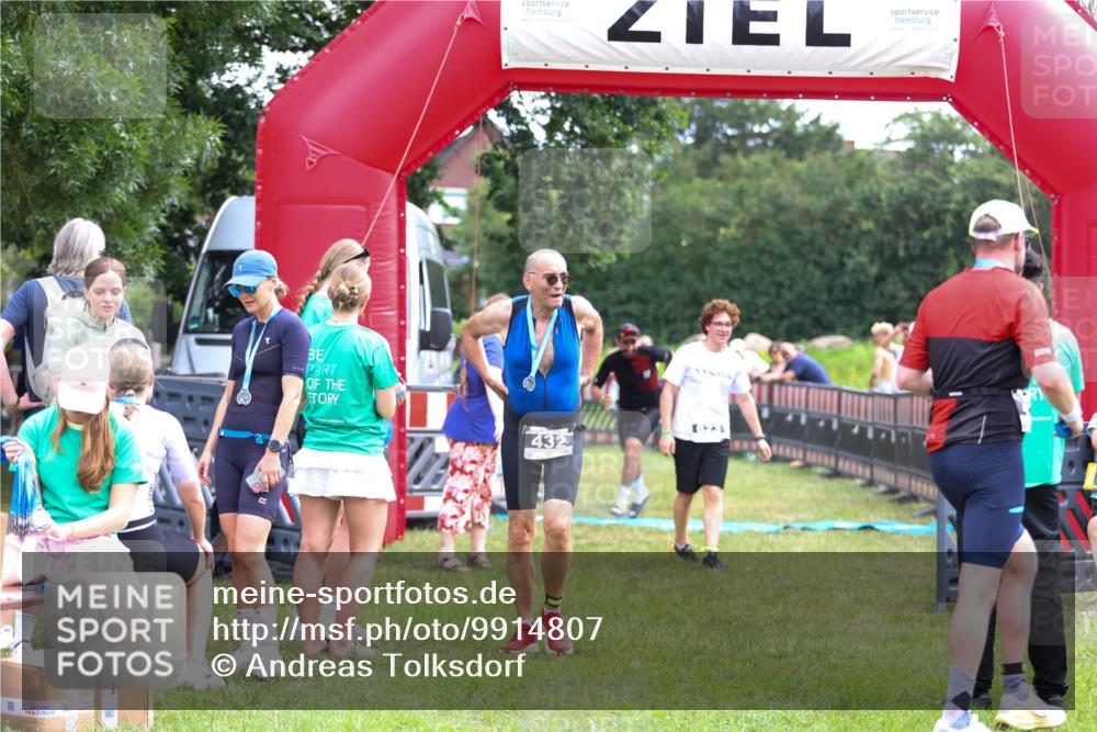 21.06.2026 - 29. Vierlanden-Triathlon Andreas Tolksdorf http://msf.ph/oto/9914807 21.06.2026 11:29:30 Ziel 81, 623 meine-sportfotos.de