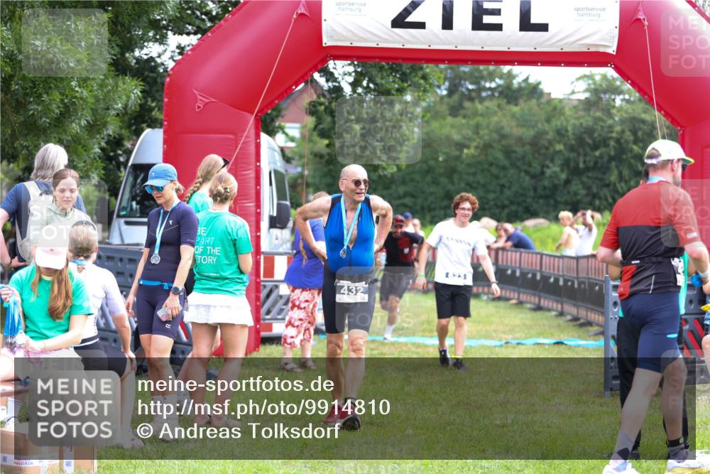 21.06.2026 - 29. Vierlanden-Triathlon Andreas Tolksdorf http://msf.ph/oto/9914810 21.06.2026 11:29:30 Ziel 81, 623 meine-sportfotos.de