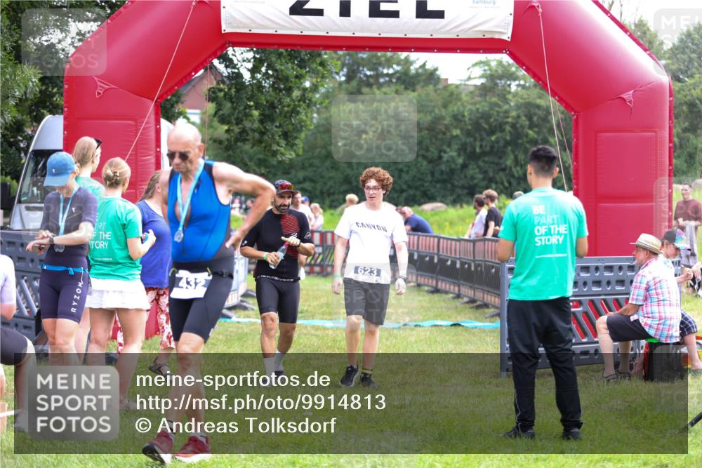 21.06.2026 - 29. Vierlanden-Triathlon Andreas Tolksdorf http://msf.ph/oto/9914813 21.06.2026 11:29:34 Ziel 81 meine-sportfotos.de