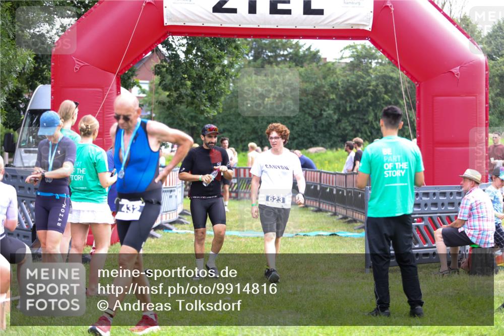 21.06.2026 - 29. Vierlanden-Triathlon Andreas Tolksdorf http://msf.ph/oto/9914816 21.06.2026 11:29:34 Ziel 81 meine-sportfotos.de