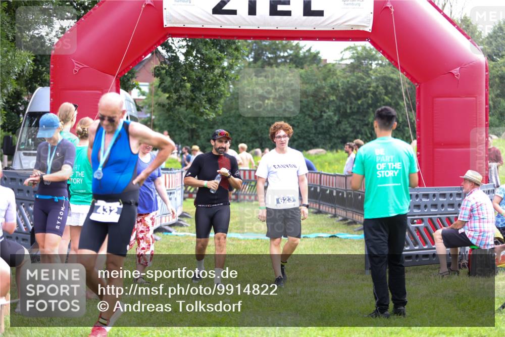 21.06.2026 - 29. Vierlanden-Triathlon Andreas Tolksdorf http://msf.ph/oto/9914822 21.06.2026 11:29:34 Ziel 81 meine-sportfotos.de