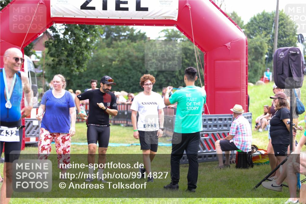 21.06.2026 - 29. Vierlanden-Triathlon Andreas Tolksdorf http://msf.ph/oto/9914827 21.06.2026 11:29:36 Ziel 81 meine-sportfotos.de