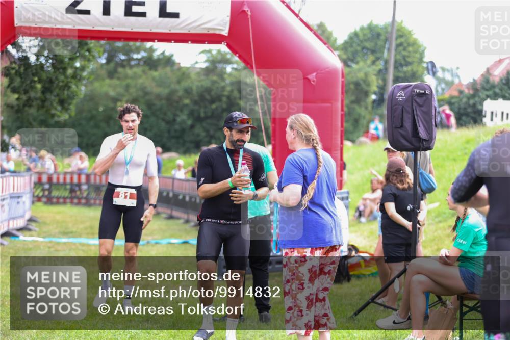 21.06.2026 - 29. Vierlanden-Triathlon Andreas Tolksdorf http://msf.ph/oto/9914832 21.06.2026 11:29:44 Ziel 418, 530 meine-sportfotos.de