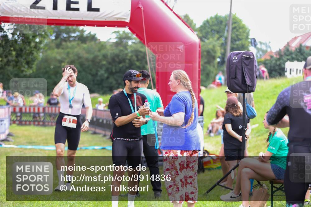21.06.2026 - 29. Vierlanden-Triathlon Andreas Tolksdorf http://msf.ph/oto/9914836 21.06.2026 11:29:44 Ziel 418, 530 meine-sportfotos.de
