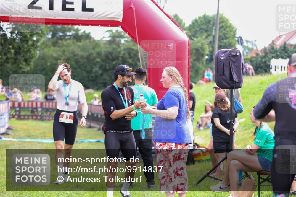 21.06.2026 - 29. Vierlanden-Triathlon Andreas Tolksdorf http://msf.ph/oto/9914837 21.06.2026 11:29:44 Ziel 418, 530 meine-sportfotos.de