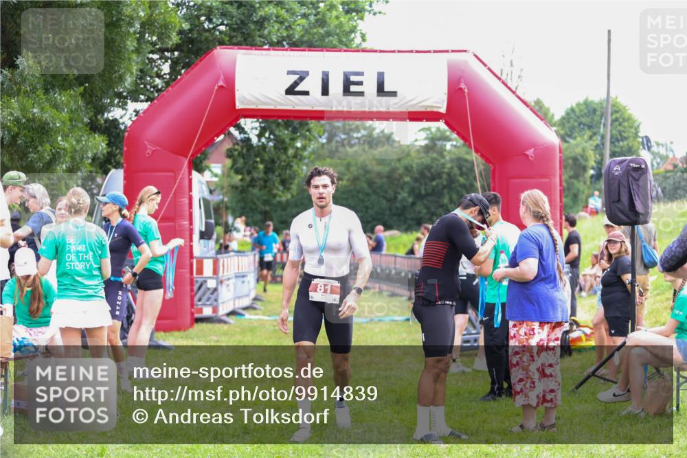 21.06.2026 - 29. Vierlanden-Triathlon Andreas Tolksdorf http://msf.ph/oto/9914839 21.06.2026 11:29:47 Ziel 404, 418, 530 meine-sportfotos.de