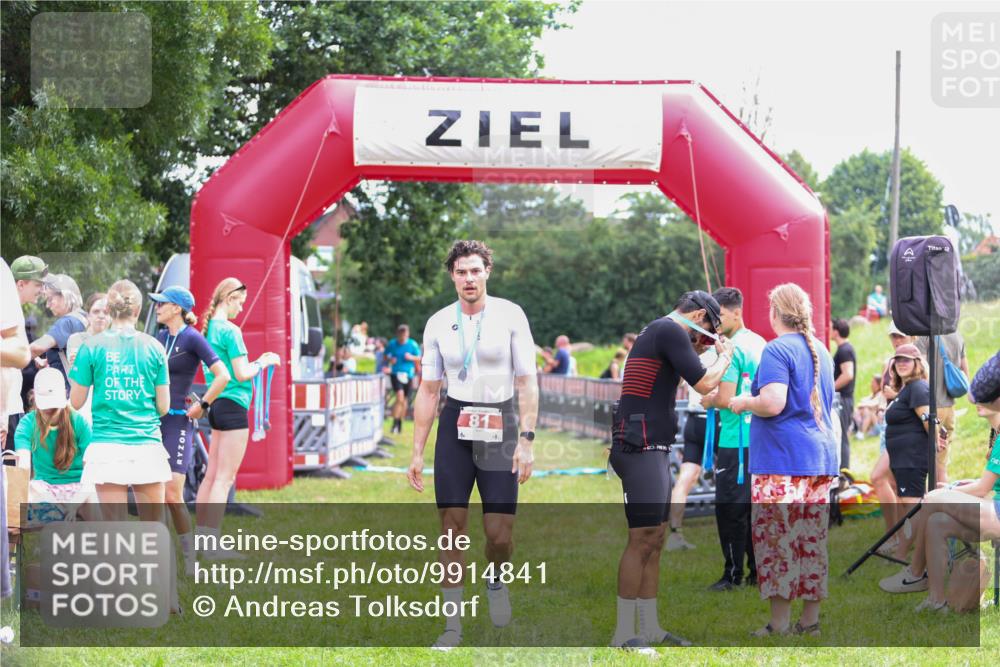 21.06.2026 - 29. Vierlanden-Triathlon Andreas Tolksdorf http://msf.ph/oto/9914841 21.06.2026 11:29:47 Ziel 404, 418, 530 meine-sportfotos.de