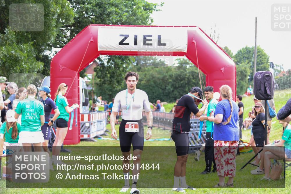 21.06.2026 - 29. Vierlanden-Triathlon Andreas Tolksdorf http://msf.ph/oto/9914844 21.06.2026 11:29:47 Ziel 404, 418, 530 meine-sportfotos.de