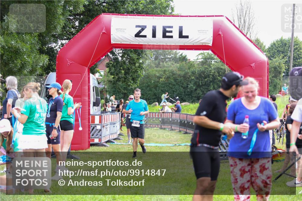 21.06.2026 - 29. Vierlanden-Triathlon Andreas Tolksdorf http://msf.ph/oto/9914847 21.06.2026 11:29:53 Ziel 404, 418, 530, 545 meine-sportfotos.de