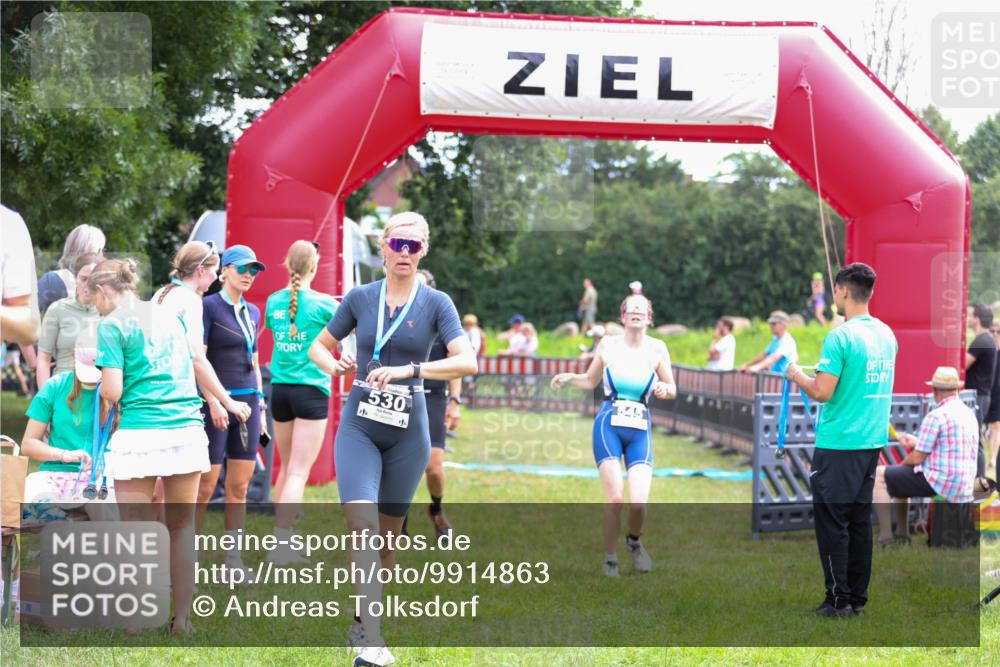 21.06.2026 - 29. Vierlanden-Triathlon Andreas Tolksdorf http://msf.ph/oto/9914863 21.06.2026 11:30:02 Ziel 404, 406, 545 meine-sportfotos.de
