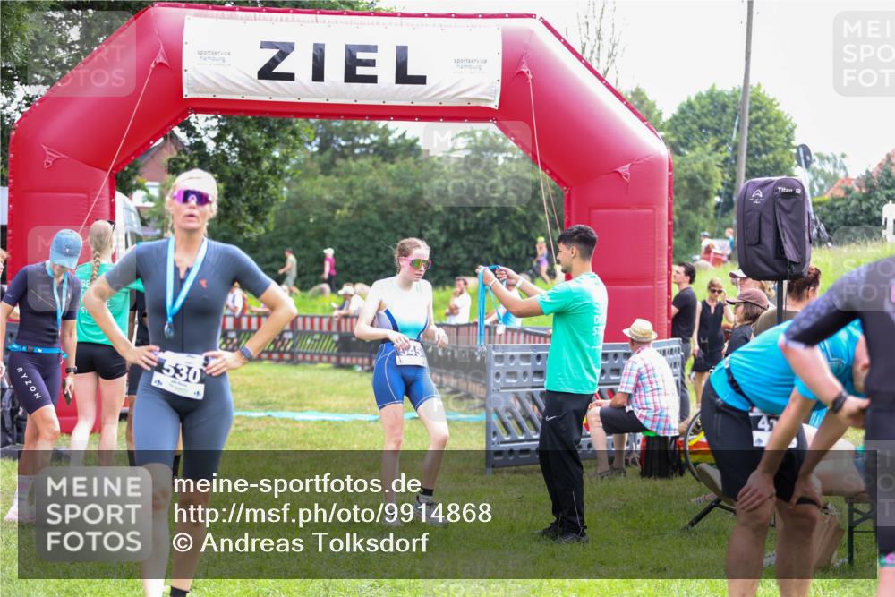 21.06.2026 - 29. Vierlanden-Triathlon Andreas Tolksdorf http://msf.ph/oto/9914868 21.06.2026 11:30:03 Ziel 406, 545, 614 meine-sportfotos.de