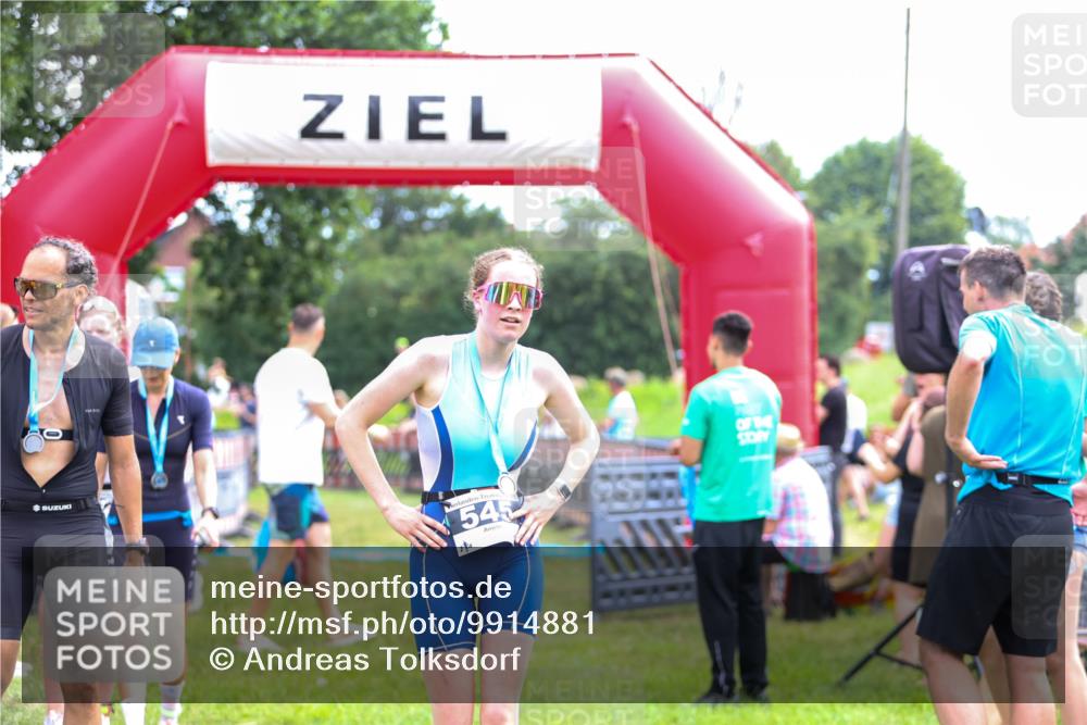 21.06.2026 - 29. Vierlanden-Triathlon Andreas Tolksdorf http://msf.ph/oto/9914881 21.06.2026 11:30:12 Ziel 406, 614 meine-sportfotos.de