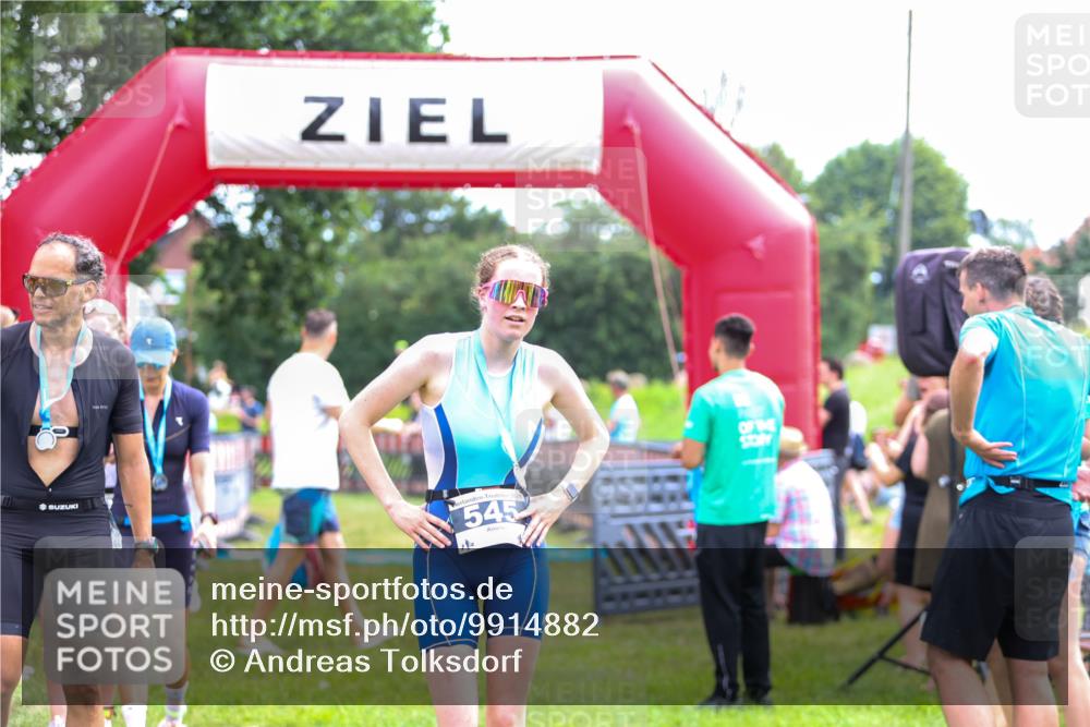 21.06.2026 - 29. Vierlanden-Triathlon Andreas Tolksdorf http://msf.ph/oto/9914882 21.06.2026 11:30:12 Ziel 406, 614 meine-sportfotos.de