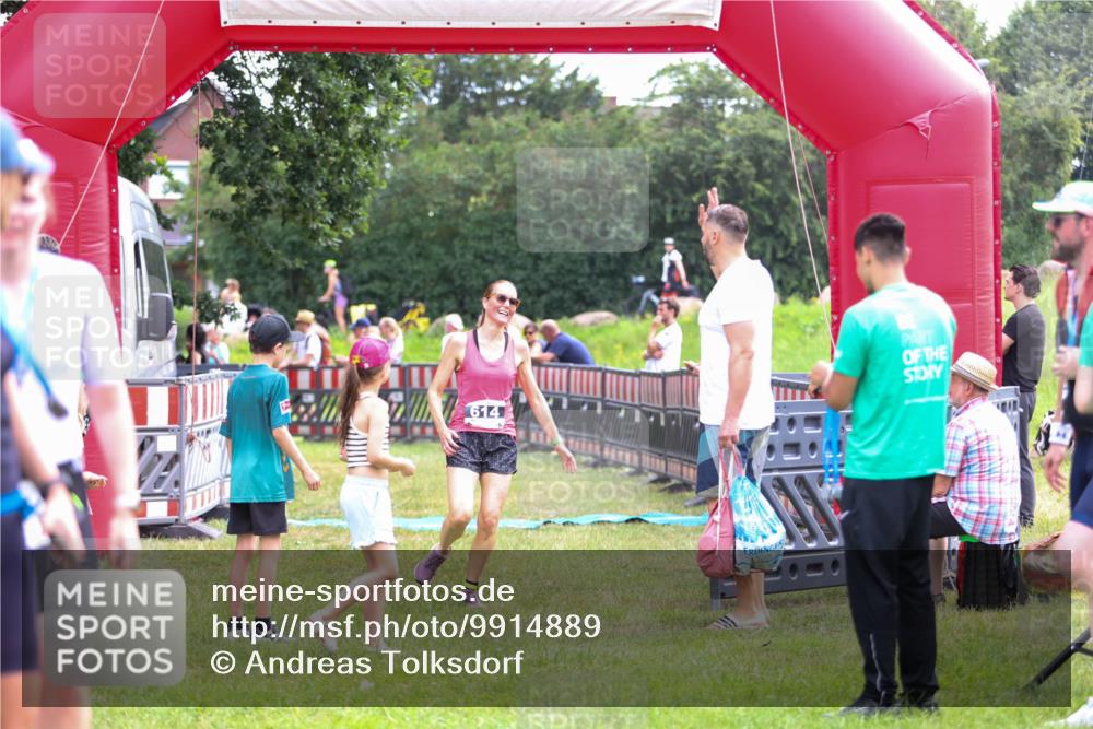 21.06.2026 - 29. Vierlanden-Triathlon Andreas Tolksdorf http://msf.ph/oto/9914889 21.06.2026 11:30:15 Ziel 614 meine-sportfotos.de