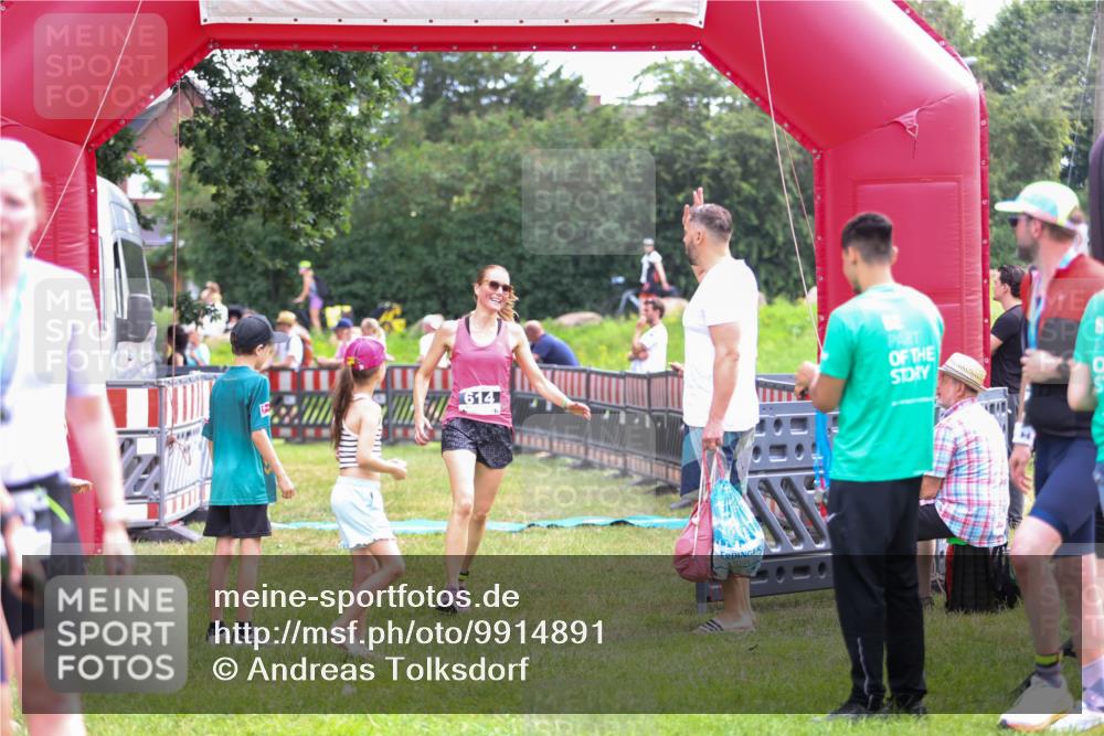 21.06.2026 - 29. Vierlanden-Triathlon Andreas Tolksdorf http://msf.ph/oto/9914891 21.06.2026 11:30:15 Ziel 614 meine-sportfotos.de