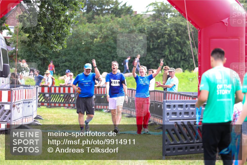 21.06.2026 - 29. Vierlanden-Triathlon Andreas Tolksdorf http://msf.ph/oto/9914911 21.06.2026 11:30:53 Ziel 615 meine-sportfotos.de