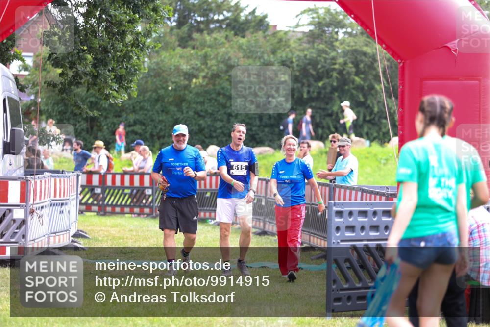 21.06.2026 - 29. Vierlanden-Triathlon Andreas Tolksdorf http://msf.ph/oto/9914915 21.06.2026 11:30:54 Ziel 615 meine-sportfotos.de