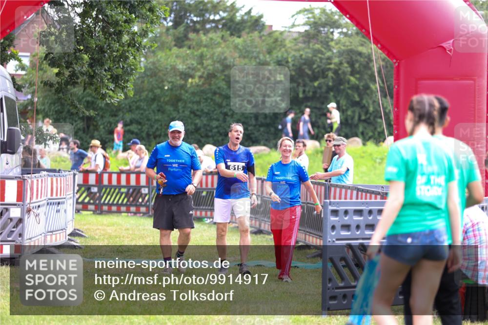 21.06.2026 - 29. Vierlanden-Triathlon Andreas Tolksdorf http://msf.ph/oto/9914917 21.06.2026 11:30:54 Ziel 615 meine-sportfotos.de