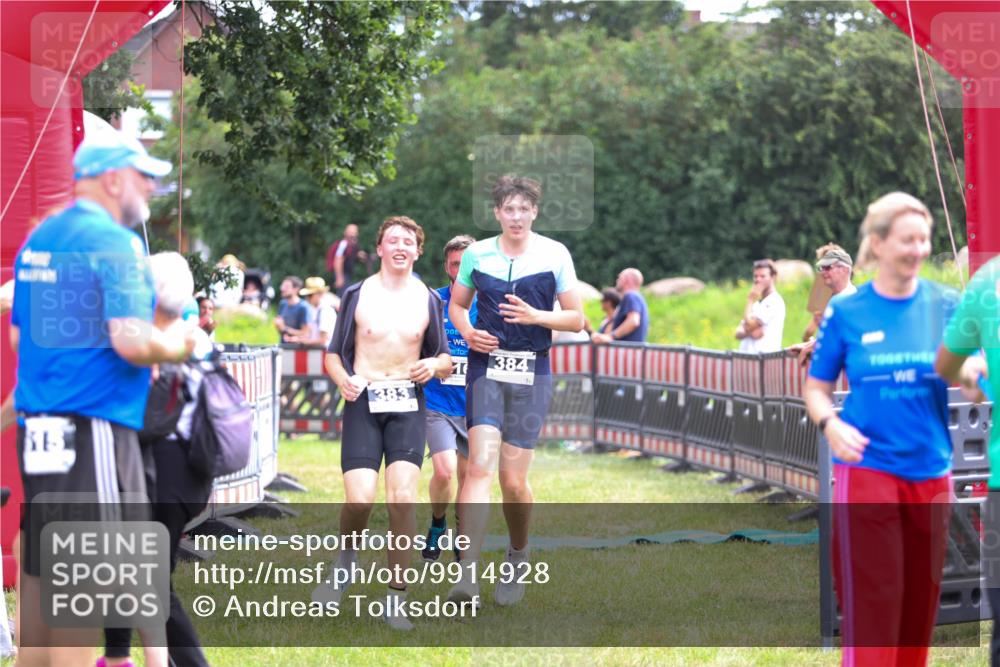 21.06.2026 - 29. Vierlanden-Triathlon Andreas Tolksdorf http://msf.ph/oto/9914928 21.06.2026 11:31:09 Ziel 338, 616, 622 meine-sportfotos.de