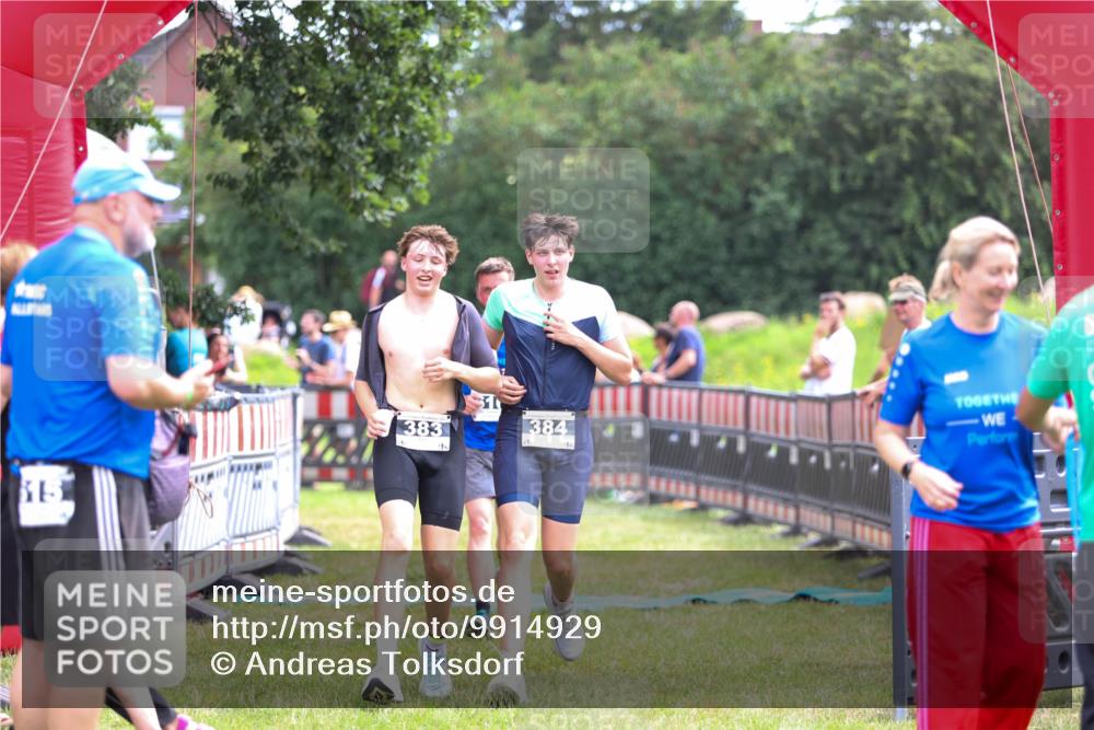 21.06.2026 - 29. Vierlanden-Triathlon Andreas Tolksdorf http://msf.ph/oto/9914929 21.06.2026 11:31:09 Ziel 338, 616, 622 meine-sportfotos.de