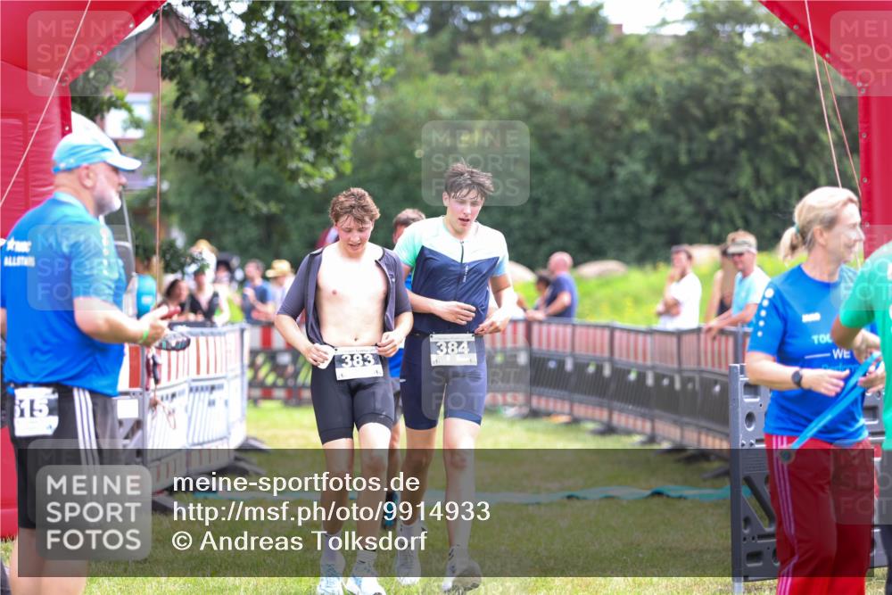 21.06.2026 - 29. Vierlanden-Triathlon Andreas Tolksdorf http://msf.ph/oto/9914933 21.06.2026 11:31:09 Ziel 338, 616, 622 meine-sportfotos.de