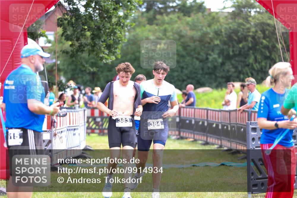 21.06.2026 - 29. Vierlanden-Triathlon Andreas Tolksdorf http://msf.ph/oto/9914934 21.06.2026 11:31:09 Ziel 338, 616, 622 meine-sportfotos.de