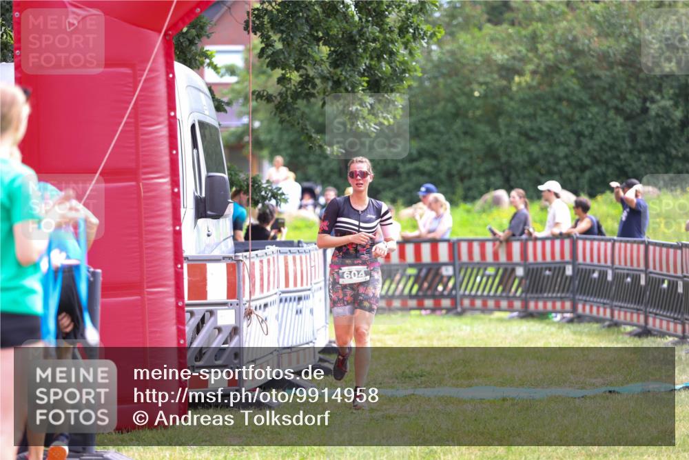 21.06.2026 - 29. Vierlanden-Triathlon Andreas Tolksdorf http://msf.ph/oto/9914958 21.06.2026 11:31:53 Ziel 604 meine-sportfotos.de