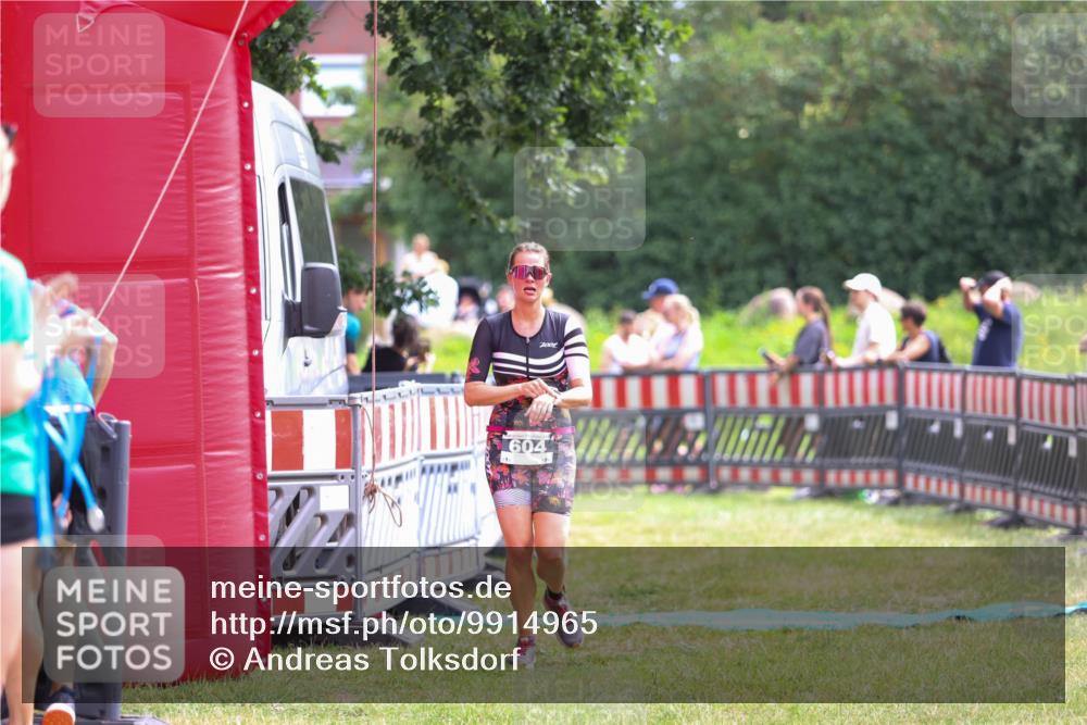 21.06.2026 - 29. Vierlanden-Triathlon Andreas Tolksdorf http://msf.ph/oto/9914965 21.06.2026 11:31:54 Ziel 604 meine-sportfotos.de