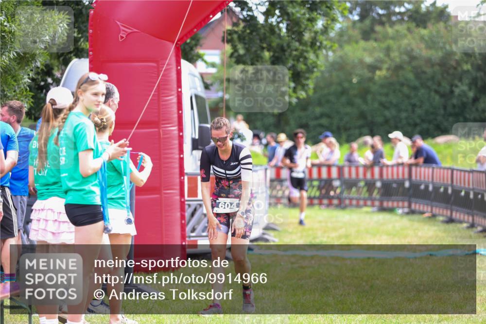 21.06.2026 - 29. Vierlanden-Triathlon Andreas Tolksdorf http://msf.ph/oto/9914966 21.06.2026 11:31:58 Ziel 604 meine-sportfotos.de