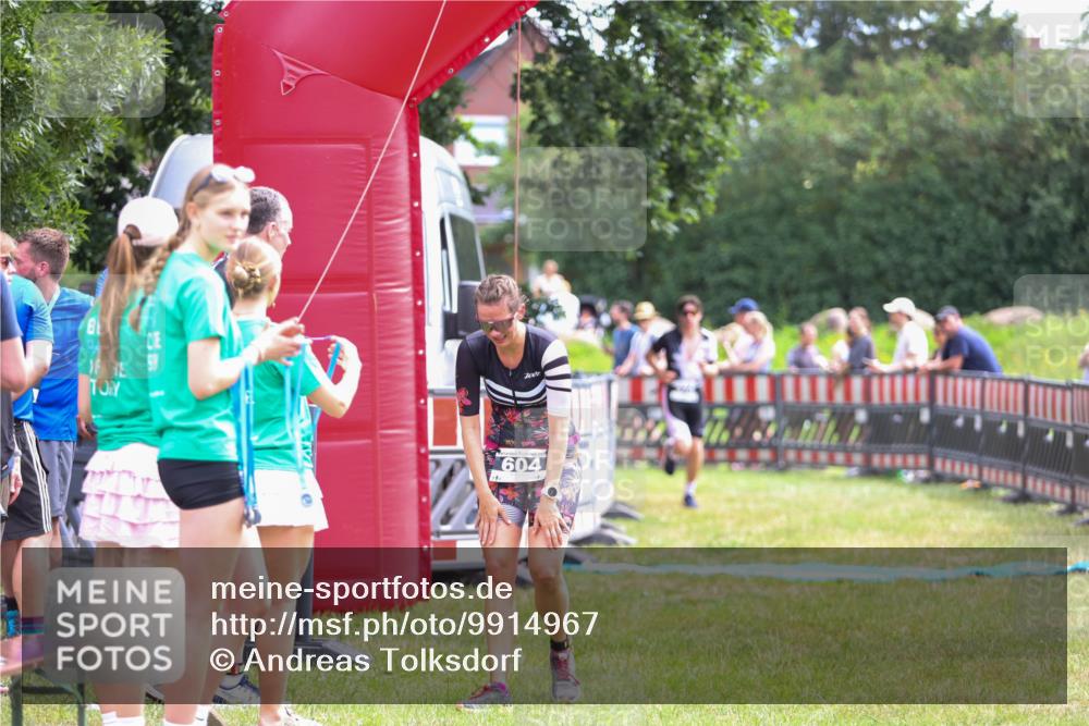 21.06.2026 - 29. Vierlanden-Triathlon Andreas Tolksdorf http://msf.ph/oto/9914967 21.06.2026 11:31:58 Ziel 604 meine-sportfotos.de
