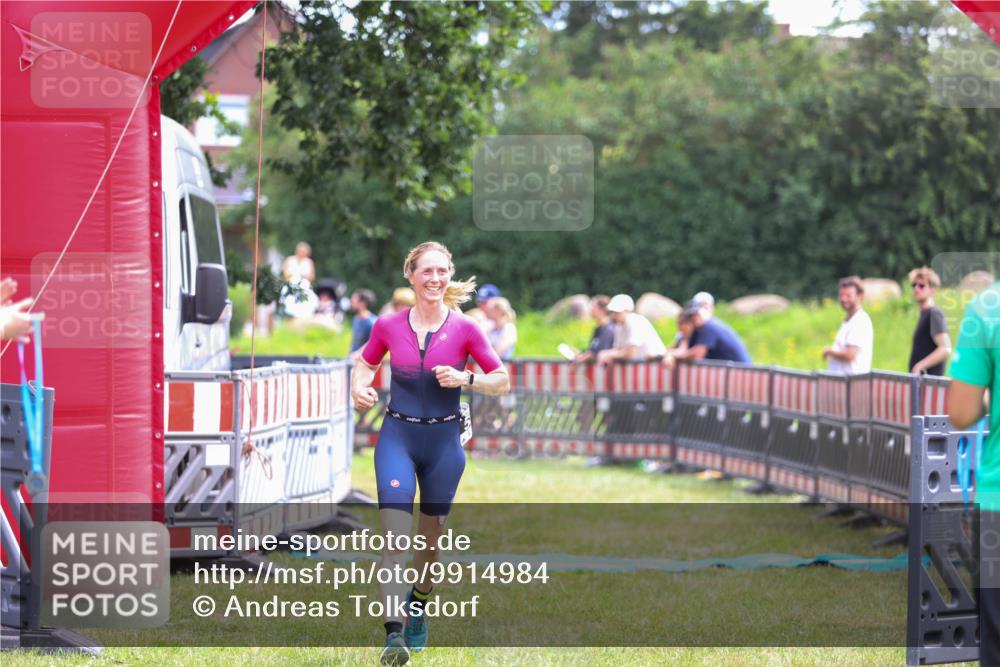 21.06.2026 - 29. Vierlanden-Triathlon Andreas Tolksdorf http://msf.ph/oto/9914984 21.06.2026 11:32:13 Ziel 403, 581 meine-sportfotos.de