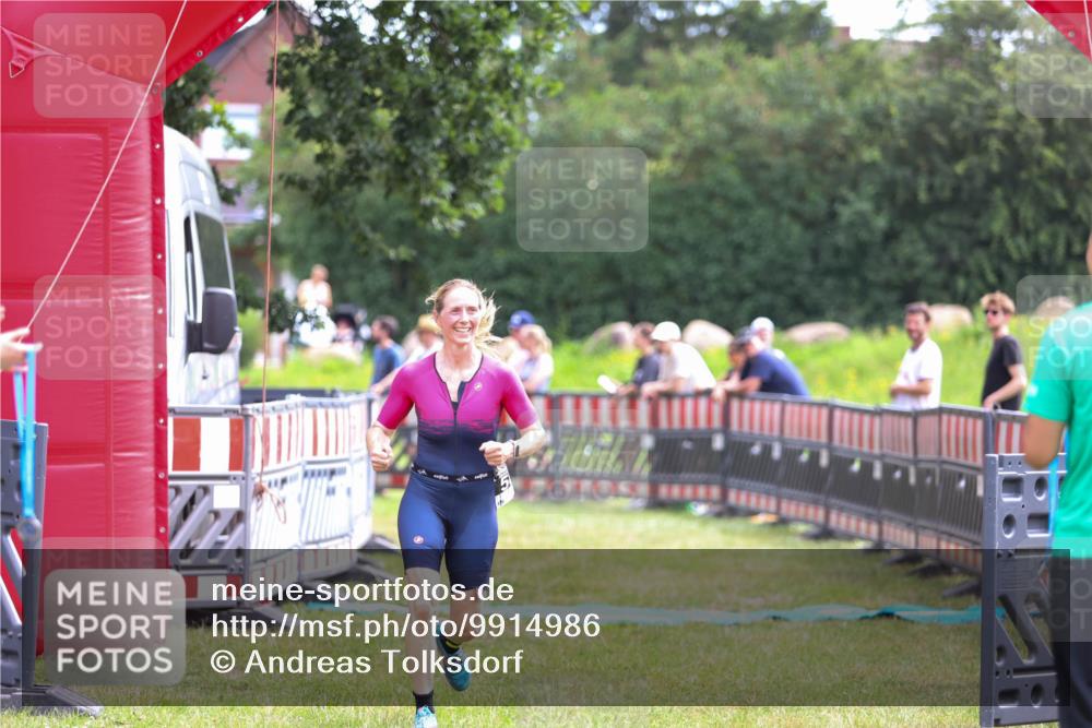 21.06.2026 - 29. Vierlanden-Triathlon Andreas Tolksdorf http://msf.ph/oto/9914986 21.06.2026 11:32:13 Ziel 403, 581 meine-sportfotos.de