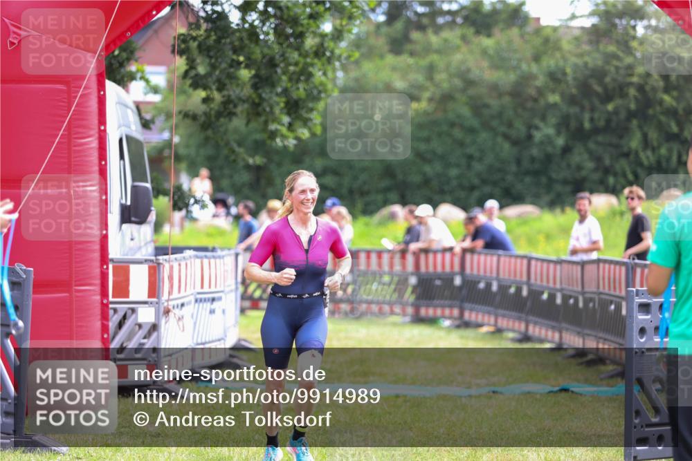 21.06.2026 - 29. Vierlanden-Triathlon Andreas Tolksdorf http://msf.ph/oto/9914989 21.06.2026 11:32:13 Ziel 403, 581 meine-sportfotos.de