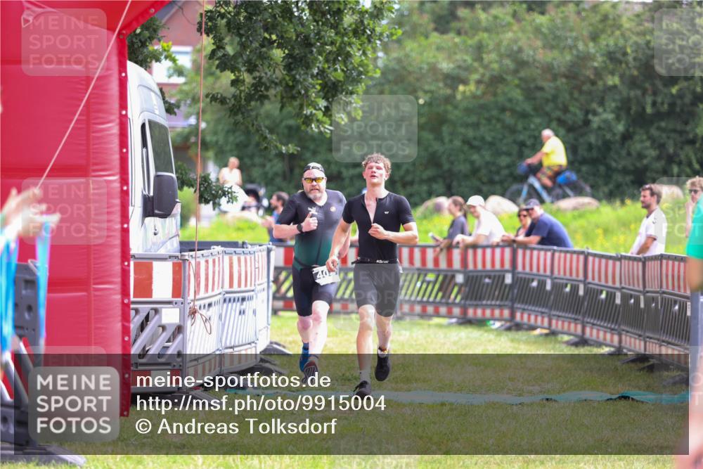 21.06.2026 - 29. Vierlanden-Triathlon Andreas Tolksdorf http://msf.ph/oto/9915004 21.06.2026 11:32:22 Ziel 403 meine-sportfotos.de