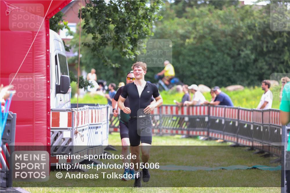 21.06.2026 - 29. Vierlanden-Triathlon Andreas Tolksdorf http://msf.ph/oto/9915006 21.06.2026 11:32:23 Ziel 403 meine-sportfotos.de