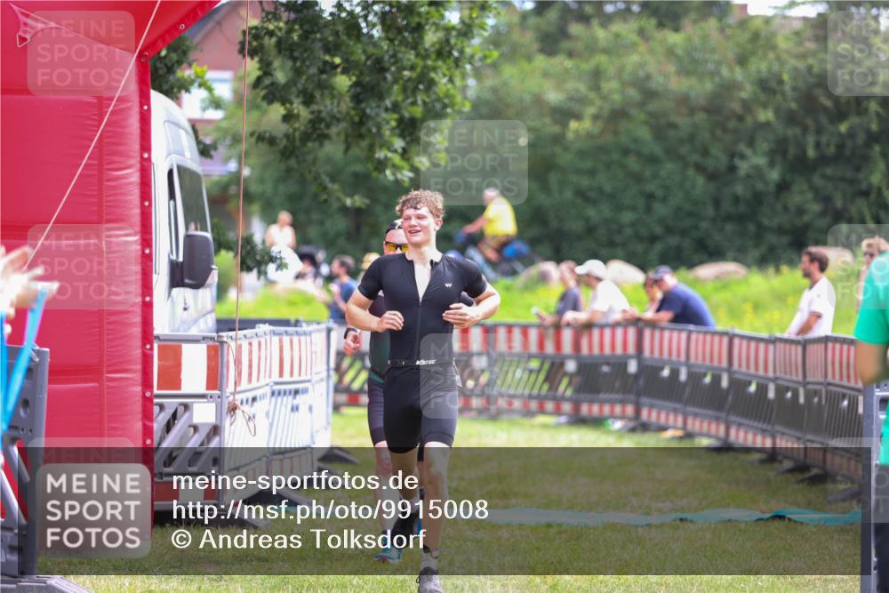 21.06.2026 - 29. Vierlanden-Triathlon Andreas Tolksdorf http://msf.ph/oto/9915008 21.06.2026 11:32:23 Ziel 403 meine-sportfotos.de