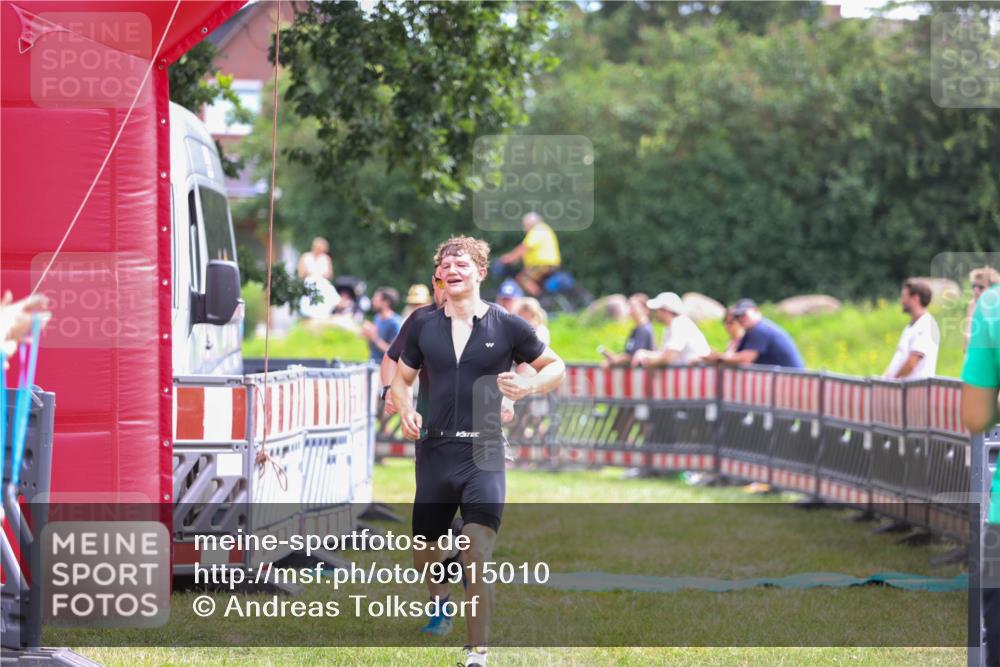 21.06.2026 - 29. Vierlanden-Triathlon Andreas Tolksdorf http://msf.ph/oto/9915010 21.06.2026 11:32:23 Ziel 403 meine-sportfotos.de