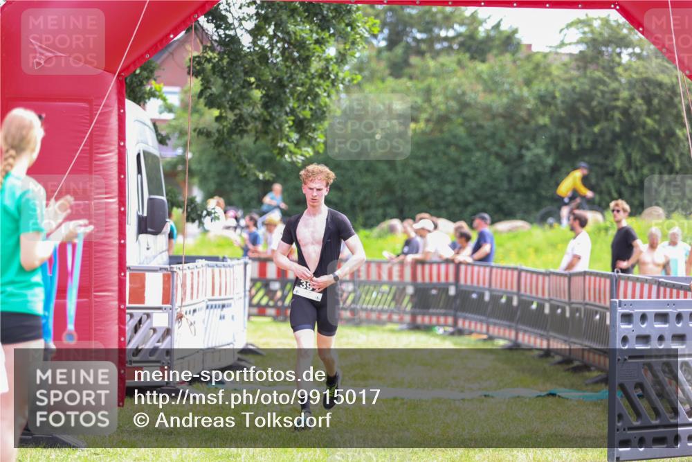 21.06.2026 - 29. Vierlanden-Triathlon Andreas Tolksdorf http://msf.ph/oto/9915017 21.06.2026 11:32:50 Ziel 458 meine-sportfotos.de