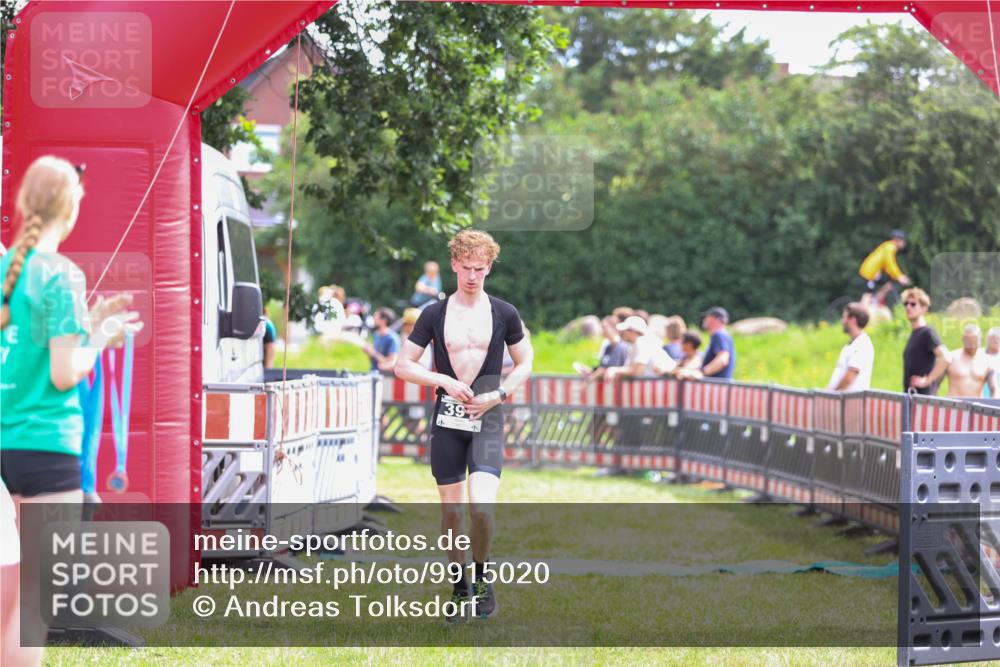 21.06.2026 - 29. Vierlanden-Triathlon Andreas Tolksdorf http://msf.ph/oto/9915020 21.06.2026 11:32:50 Ziel 458 meine-sportfotos.de