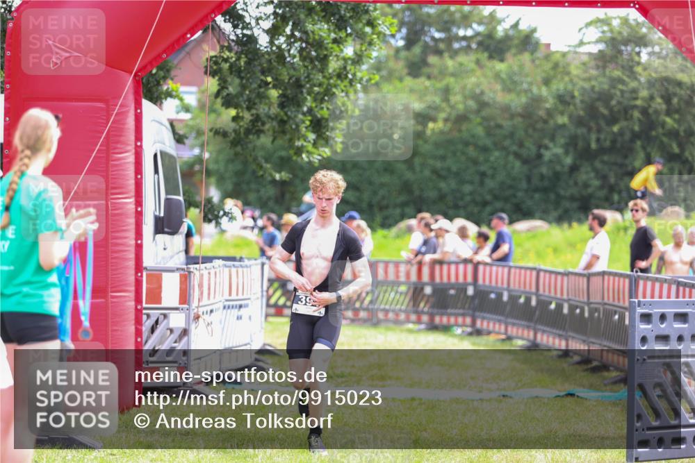 21.06.2026 - 29. Vierlanden-Triathlon Andreas Tolksdorf http://msf.ph/oto/9915023 21.06.2026 11:32:50 Ziel 458 meine-sportfotos.de