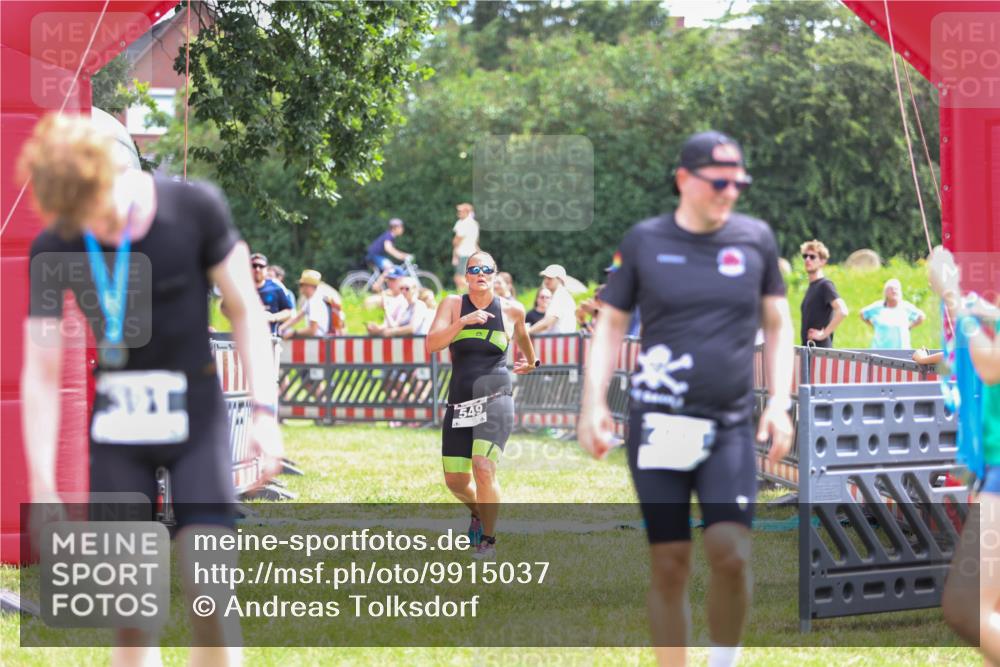 21.06.2026 - 29. Vierlanden-Triathlon Andreas Tolksdorf http://msf.ph/oto/9915037 21.06.2026 11:33:02 Ziel 325, 458, 549 meine-sportfotos.de