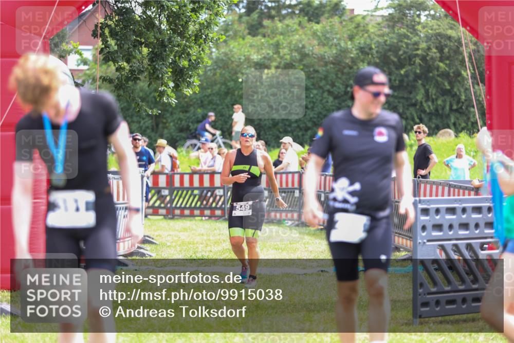 21.06.2026 - 29. Vierlanden-Triathlon Andreas Tolksdorf http://msf.ph/oto/9915038 21.06.2026 11:33:02 Ziel 325, 458, 549 meine-sportfotos.de