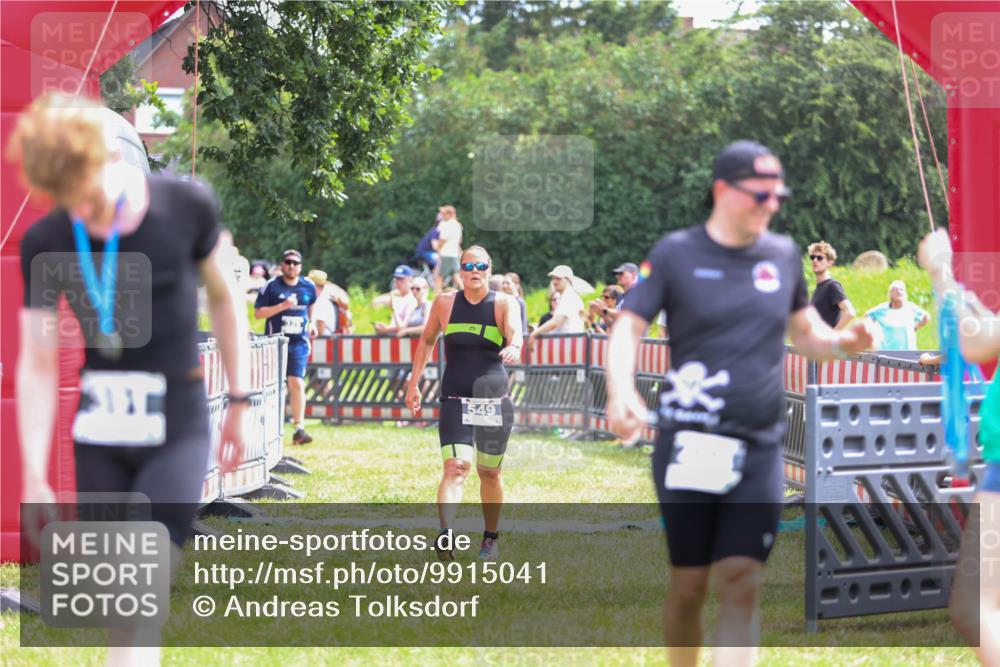 21.06.2026 - 29. Vierlanden-Triathlon Andreas Tolksdorf http://msf.ph/oto/9915041 21.06.2026 11:33:02 Ziel 325, 458, 549 meine-sportfotos.de