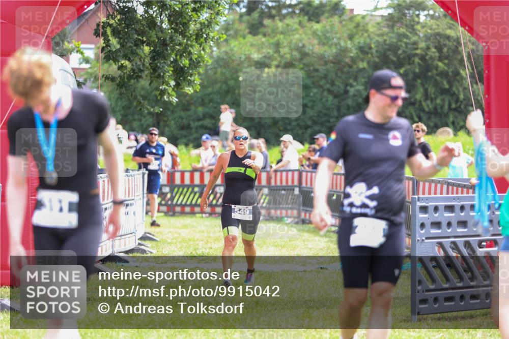 21.06.2026 - 29. Vierlanden-Triathlon Andreas Tolksdorf http://msf.ph/oto/9915042 21.06.2026 11:33:02 Ziel 325, 458, 549 meine-sportfotos.de