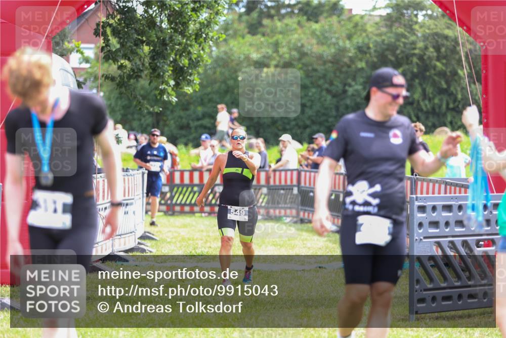 21.06.2026 - 29. Vierlanden-Triathlon Andreas Tolksdorf http://msf.ph/oto/9915043 21.06.2026 11:33:02 Ziel 325, 458, 549 meine-sportfotos.de