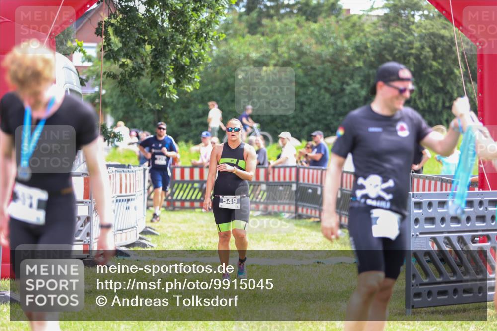 21.06.2026 - 29. Vierlanden-Triathlon Andreas Tolksdorf http://msf.ph/oto/9915045 21.06.2026 11:33:02 Ziel 325, 458, 549 meine-sportfotos.de